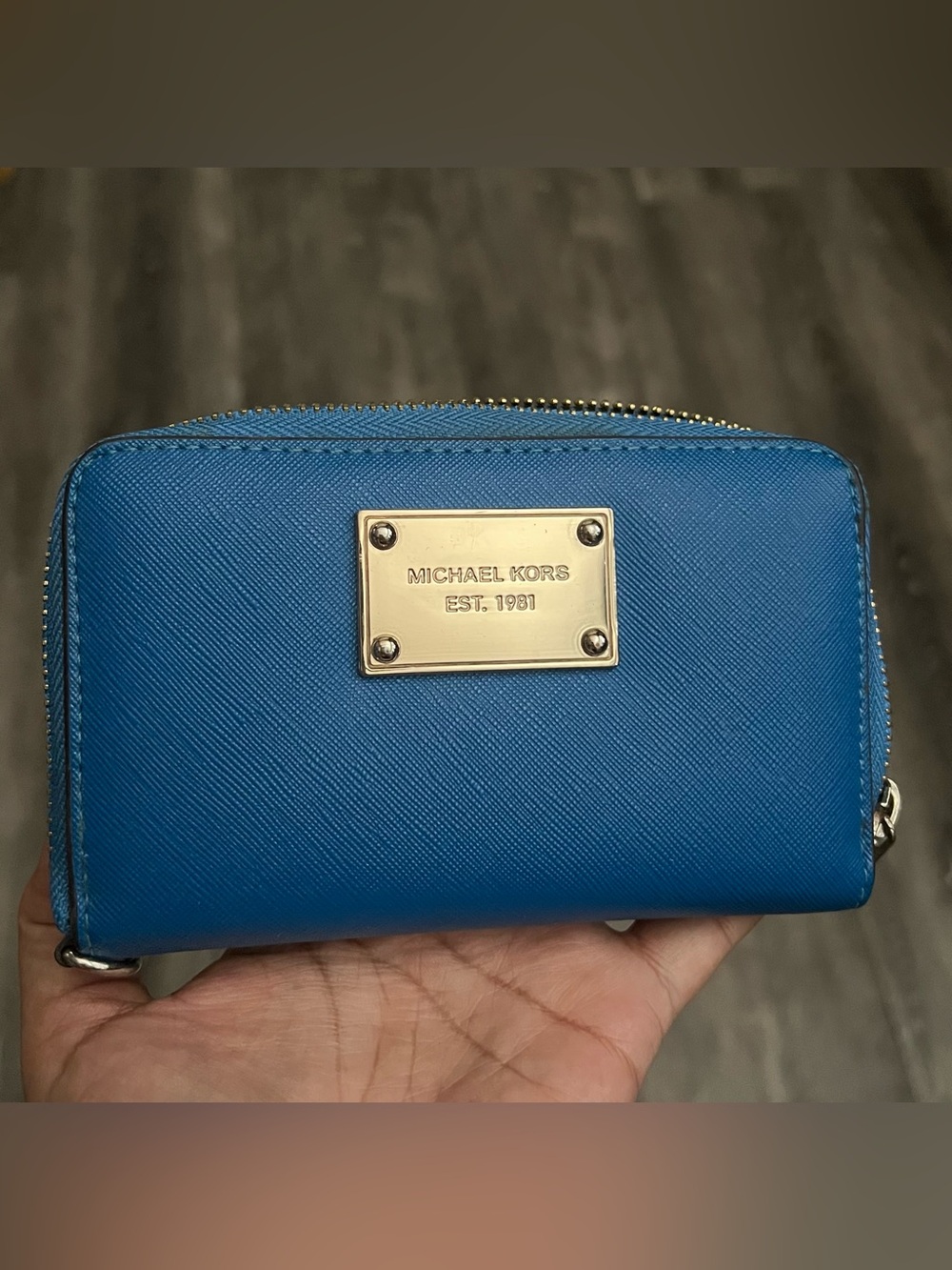 Michael Kors Teal Saffiano Zip Wallet with Gold plaque - Picture 2 of 6